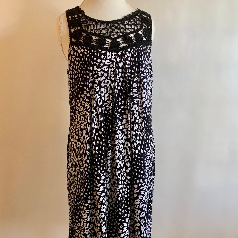 Perceptions Black & White Dress Size 14